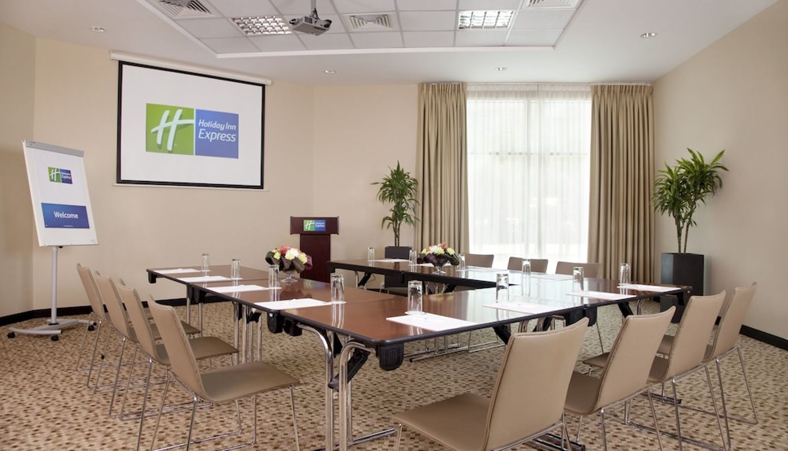 Meetingzimmer - Holiday Inn Express DUBAI - SAFA PARK by IHG