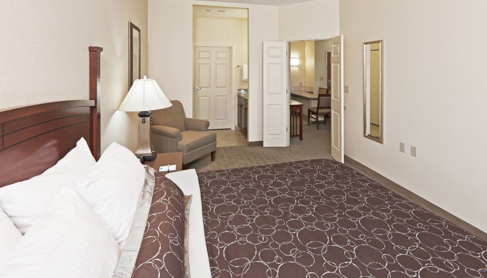 Zimmer - Staybridge Suites OKLAHOMA CITY AIRPORT by IHG