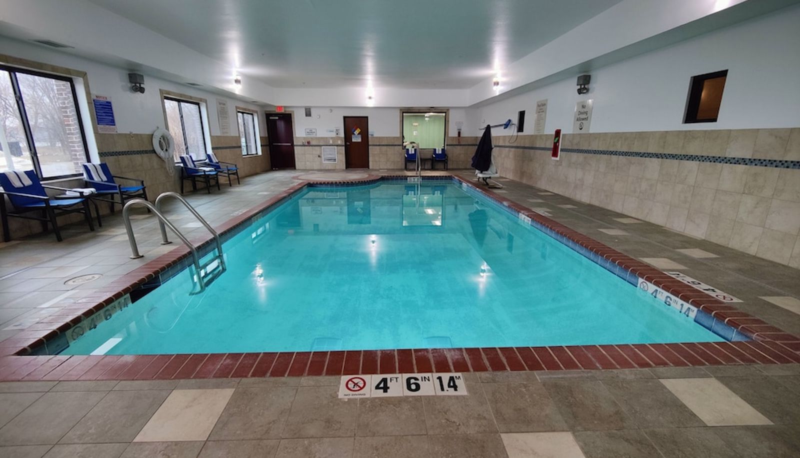 Zwembad - Holiday Inn Express WATERLOO-CEDAR FALLS by IHG