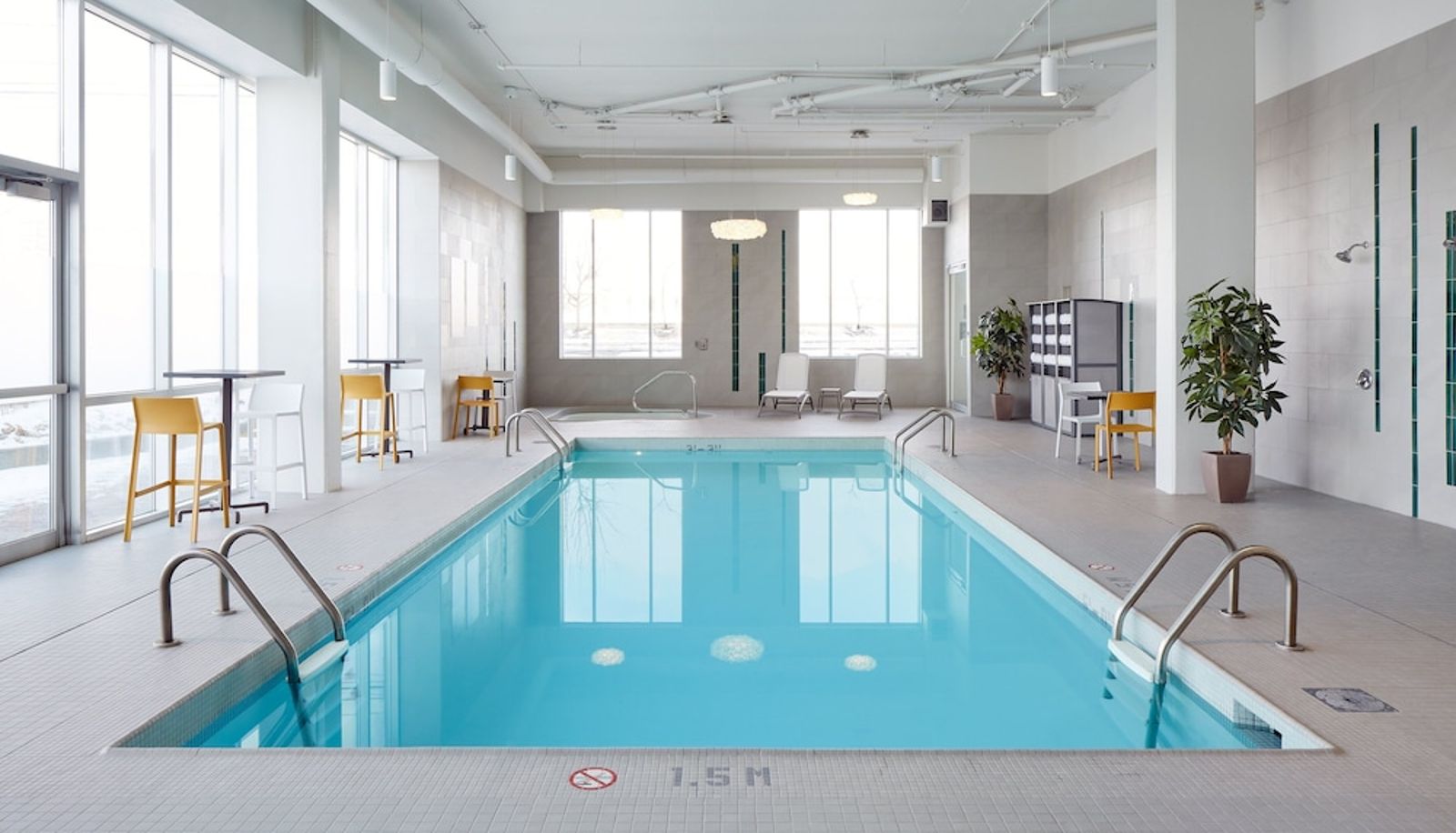 Basen - Holiday Inn & Suites MONTREAL AIRPORT by IHG