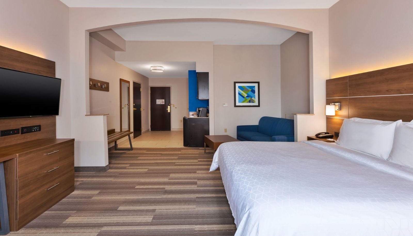 Room - Holiday Inn Express & Suites WARMINSTER - HORSHAM by IHG