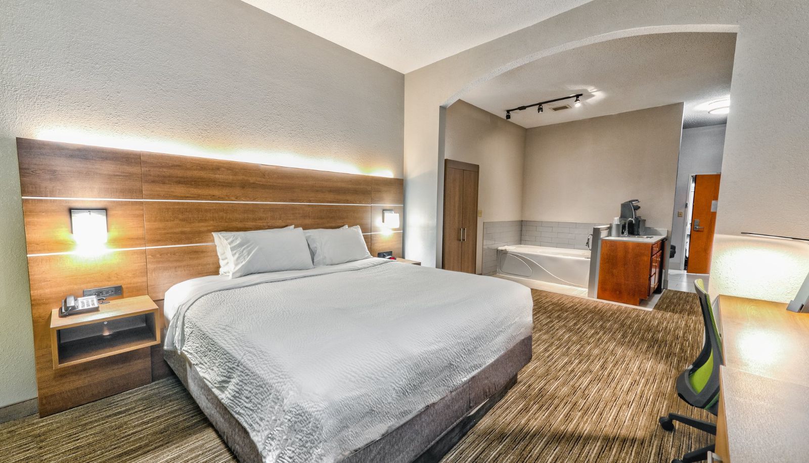 Suite - Holiday Inn Express & Suites GOSHEN by IHG