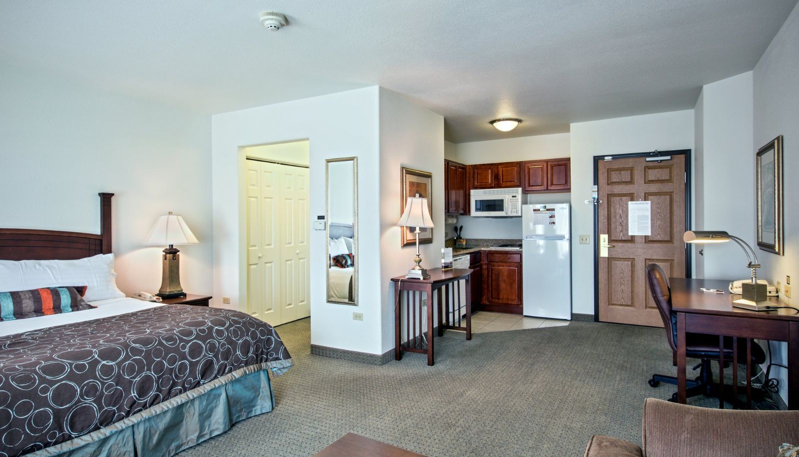 Room - Staybridge Suites ROCKFORD by IHG