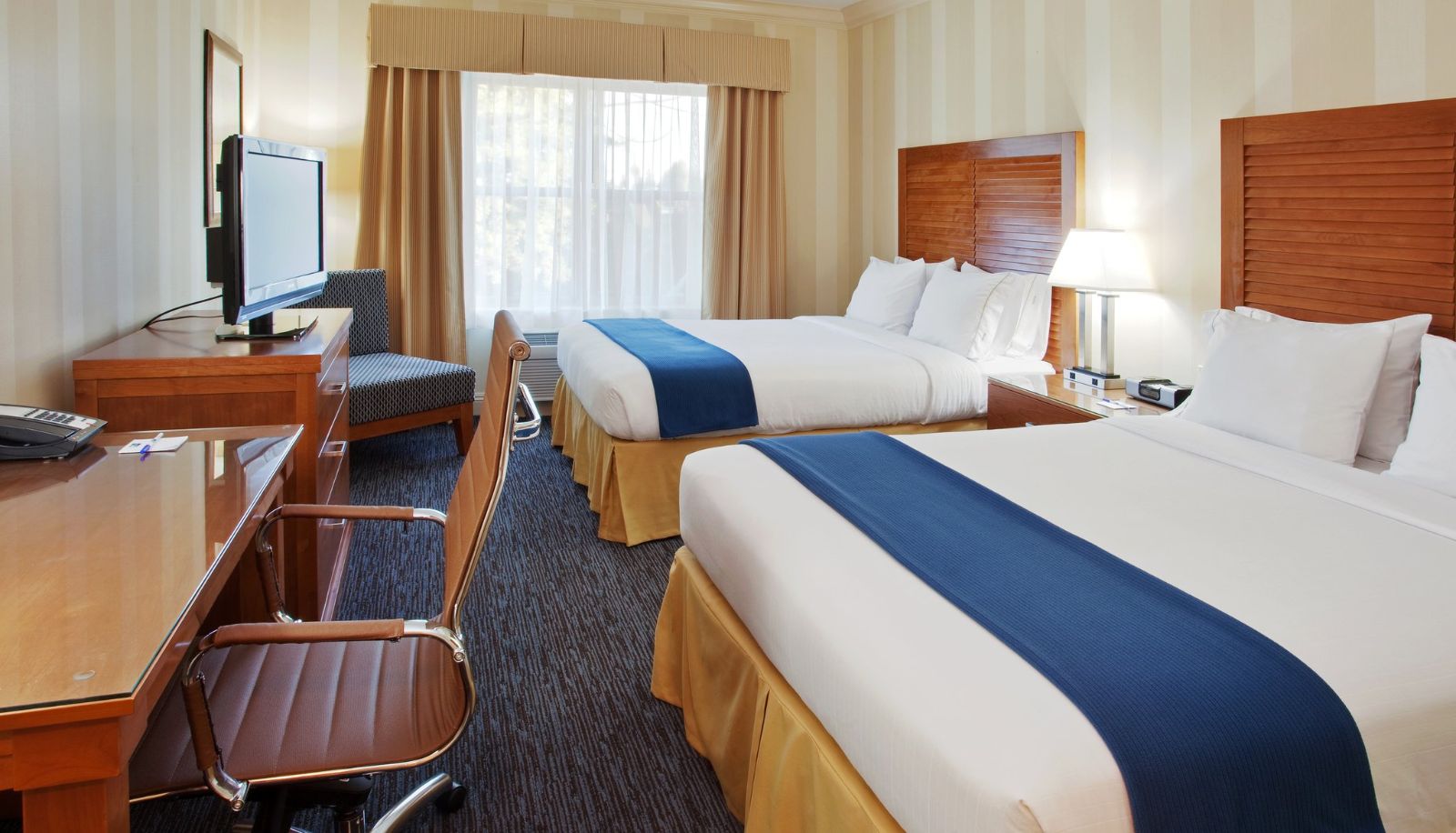 Room - Holiday Inn Express & Suites SANTA CRUZ by IHG