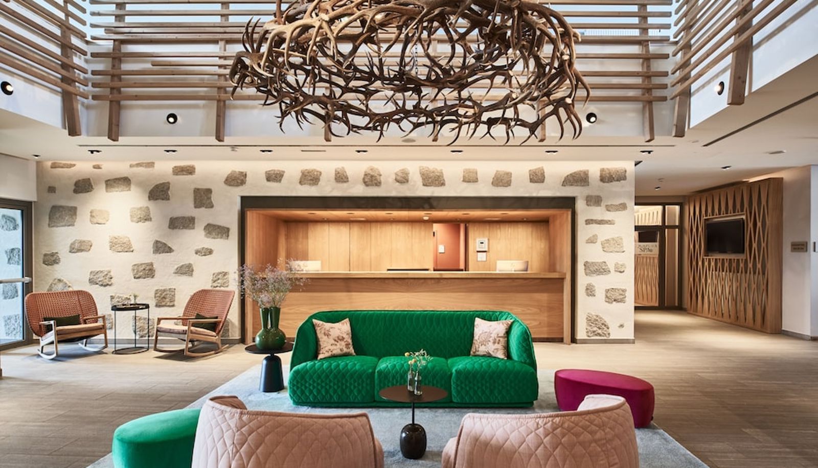 Rezeption - Falkensteiner Hotel Bad Leonfelden l Adults Only l 4 Star Superior Bad Leonfelden