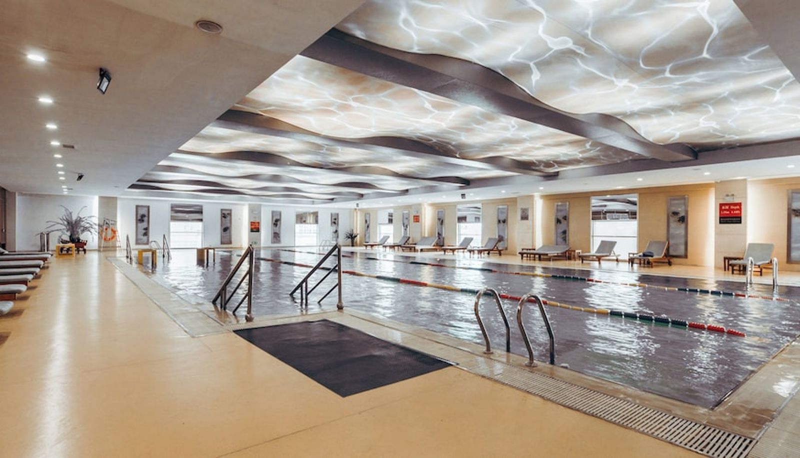 Pool - Holiday Inn CHANGZHOU WUJIN by IHG
