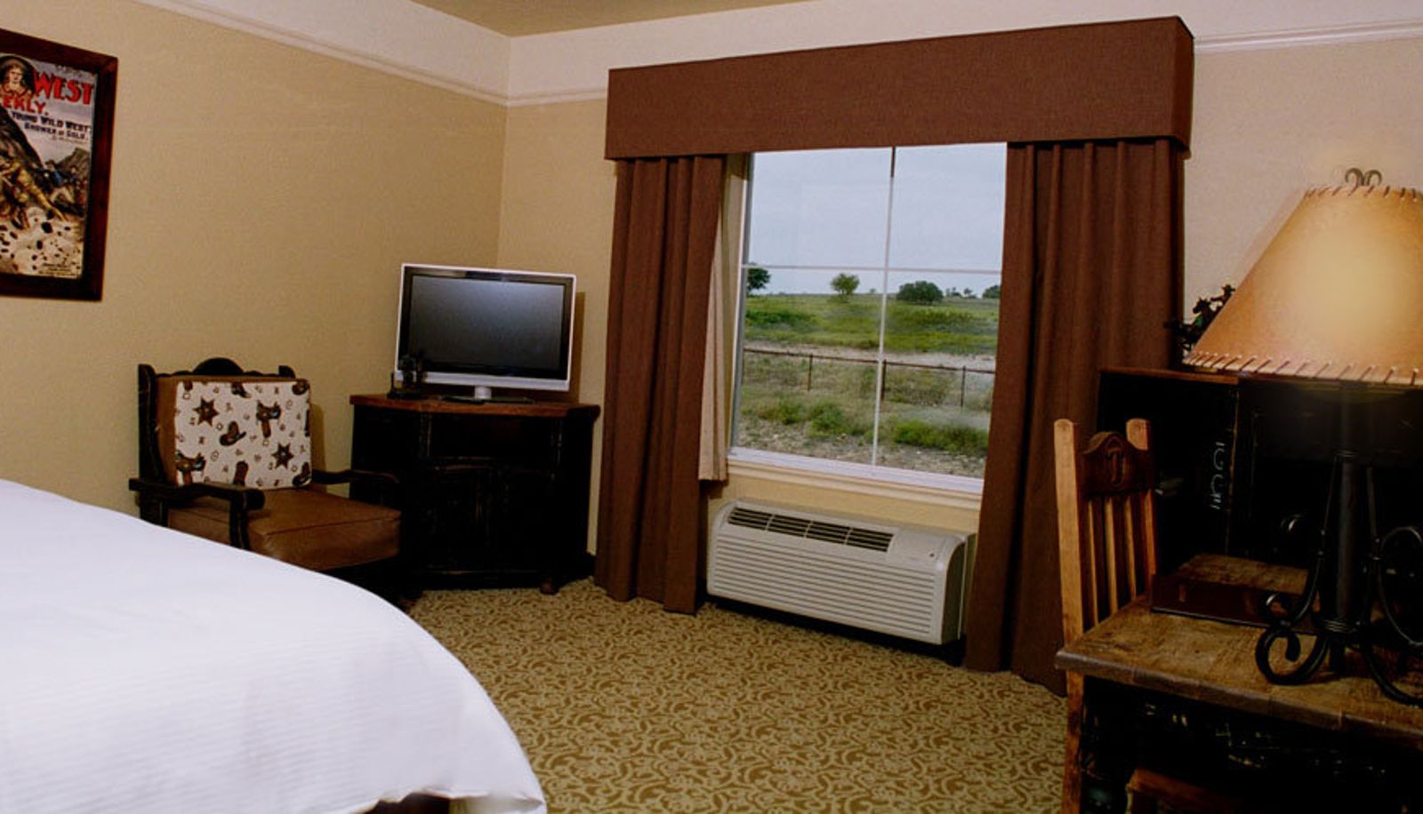 Zimmer - THE INN AT CIRCLE T