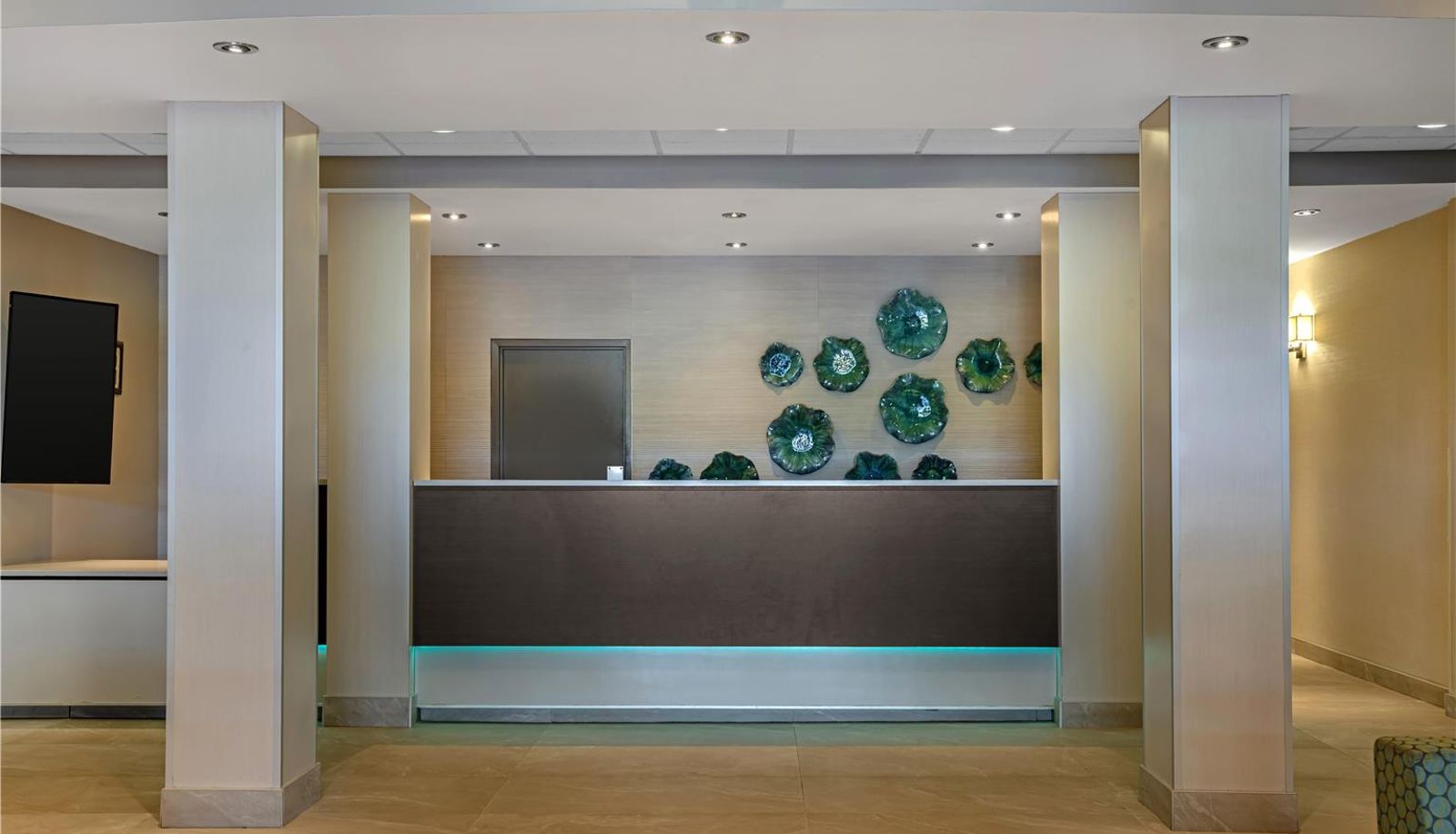 Lobby - Best Western Plus Dartmouth Hotel & Suites