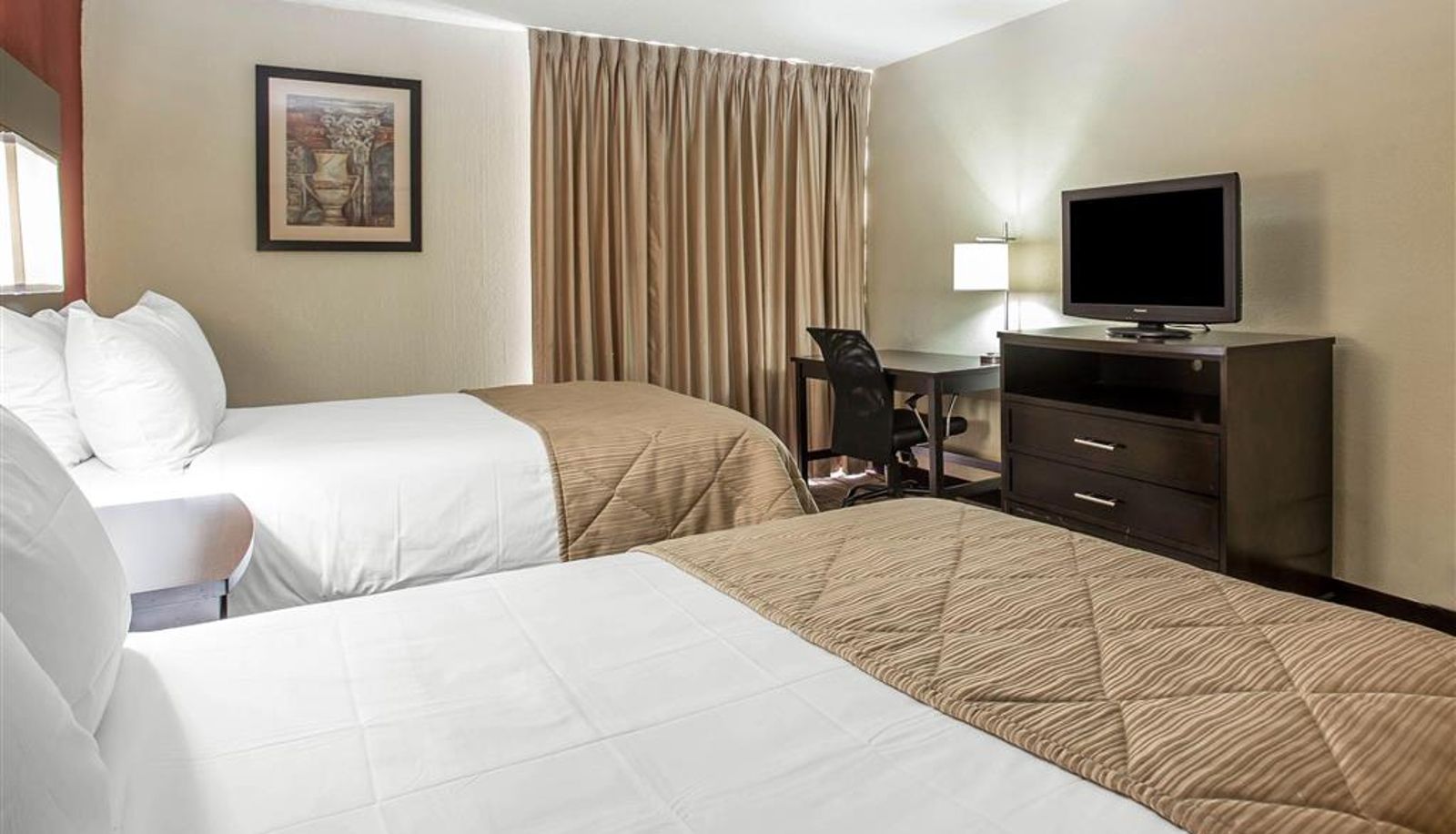 Room - Clarion Hotel Fort Mill Near Amusement Park