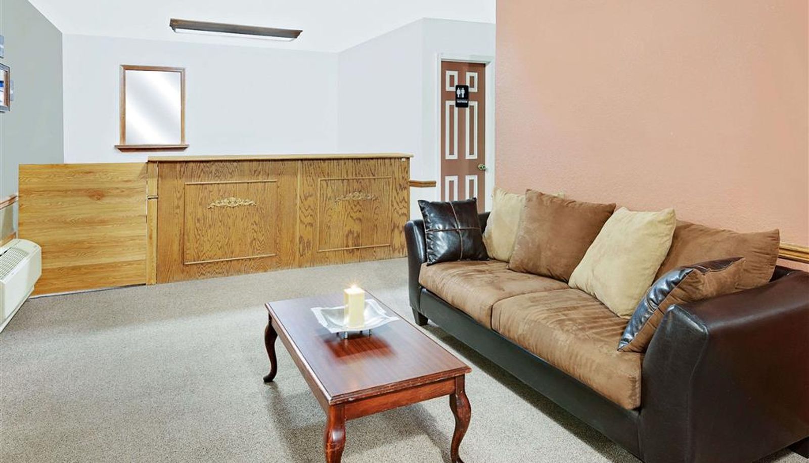 Hall - Knights Inn Muskogee