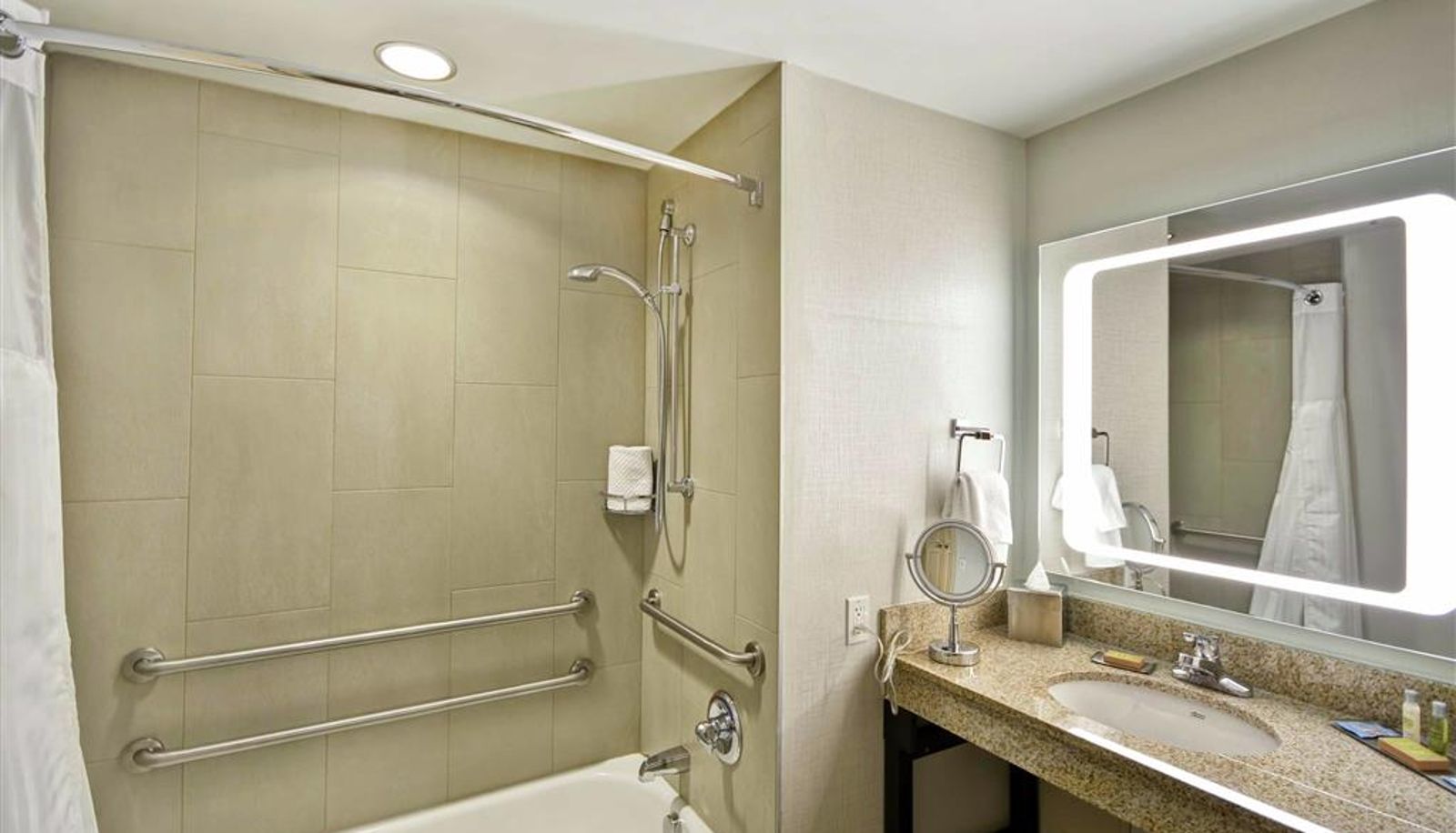 Chambre - Doubletree by Hilton Chicago Midway Airport