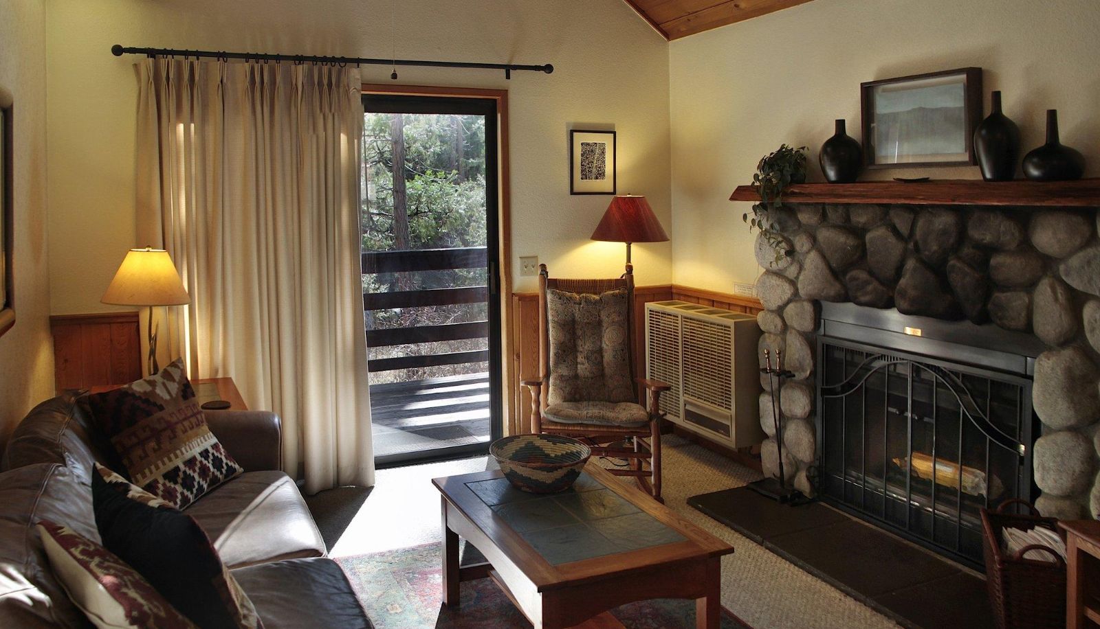 Room - Quiet Creek Inn