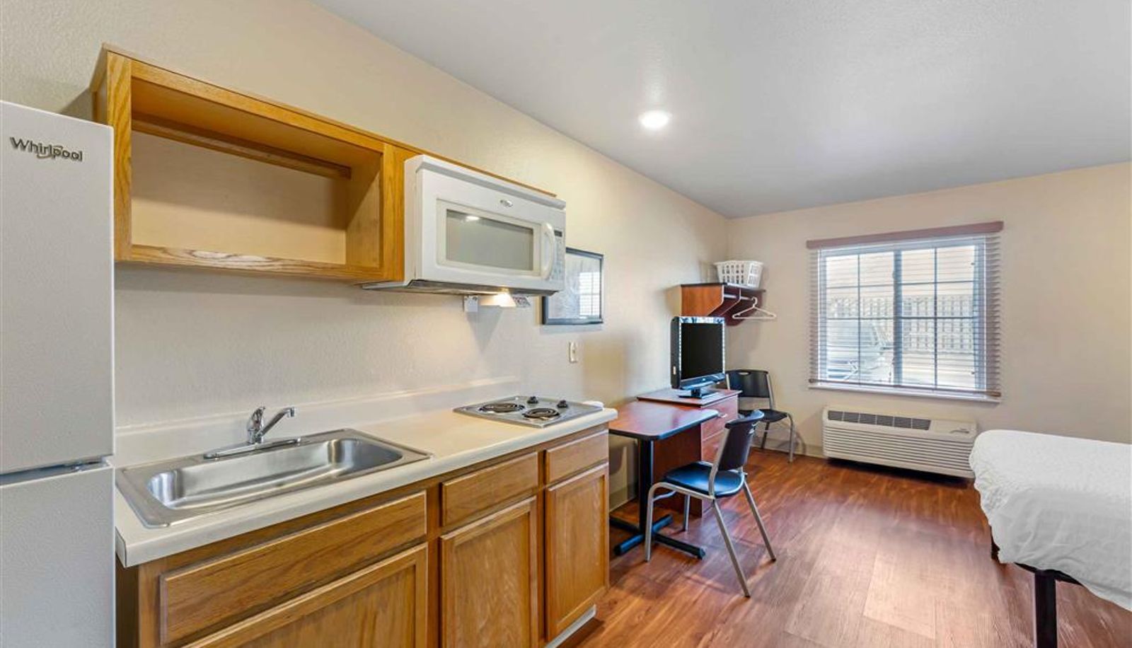Zimmer - Extended Stay America Select Suites - Cleveland - Mentor