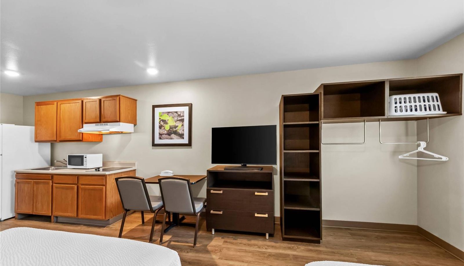 Room - WoodSpring Suites San Antonio South