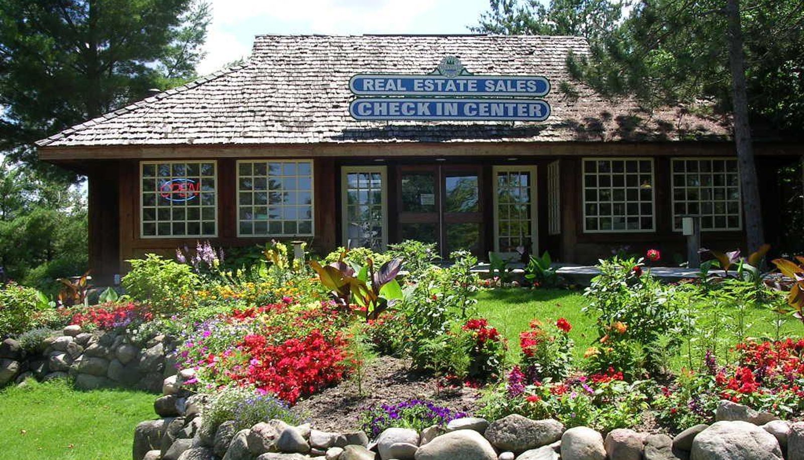 Salón - LEGEND COTTAGE INN