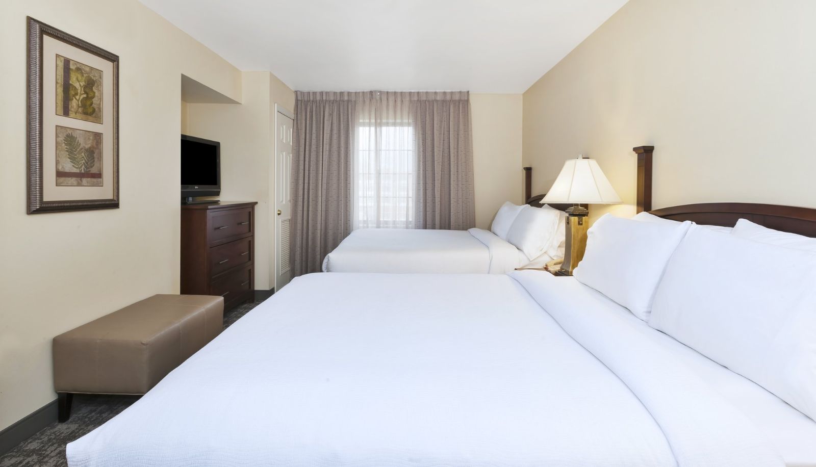 Zimmer - Staybridge Suites LANSING-OKEMOS by IHG