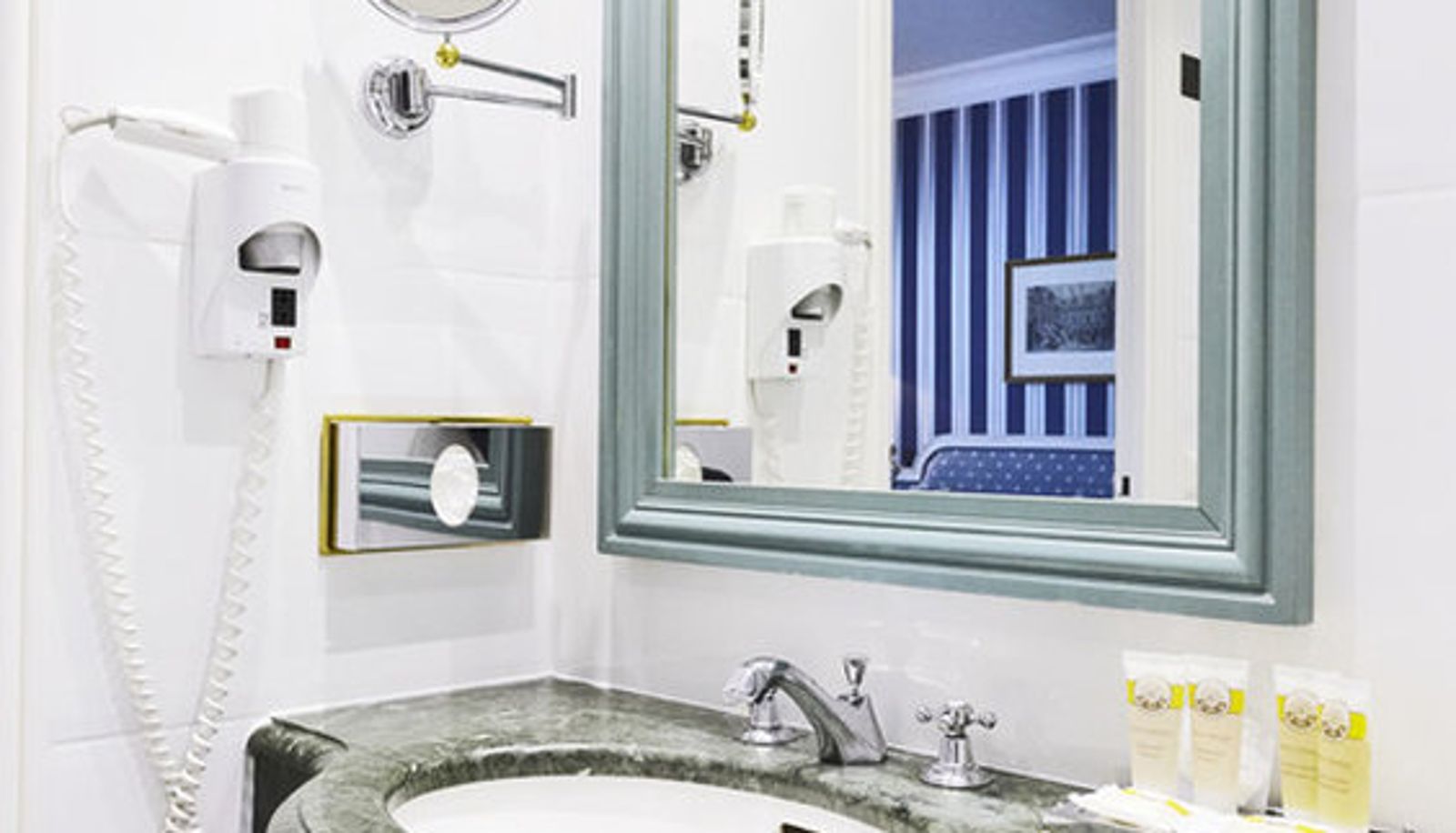 Habitación - Golden Tulip Washington Opera