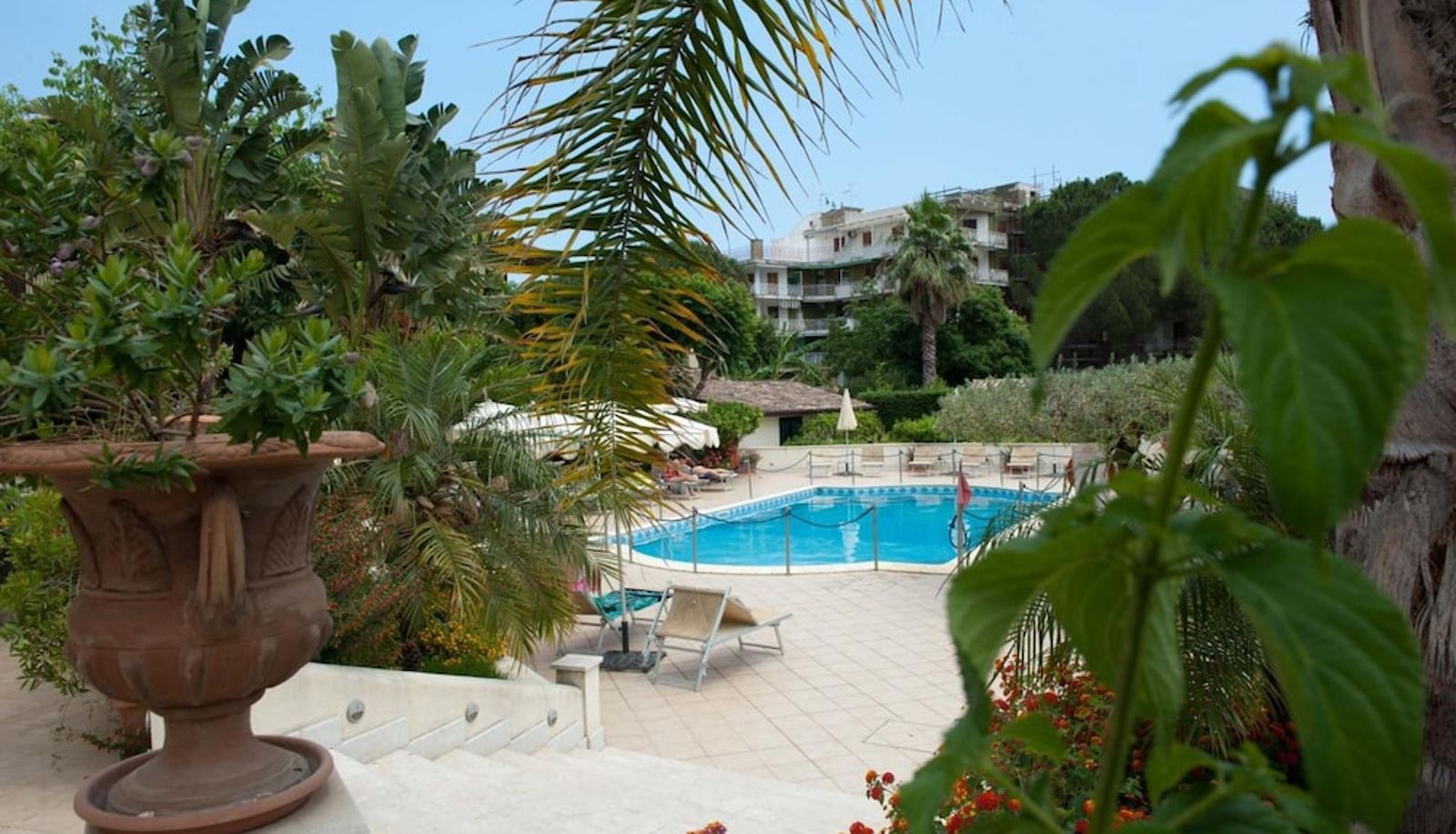Pool - Hotel Villa Daphne