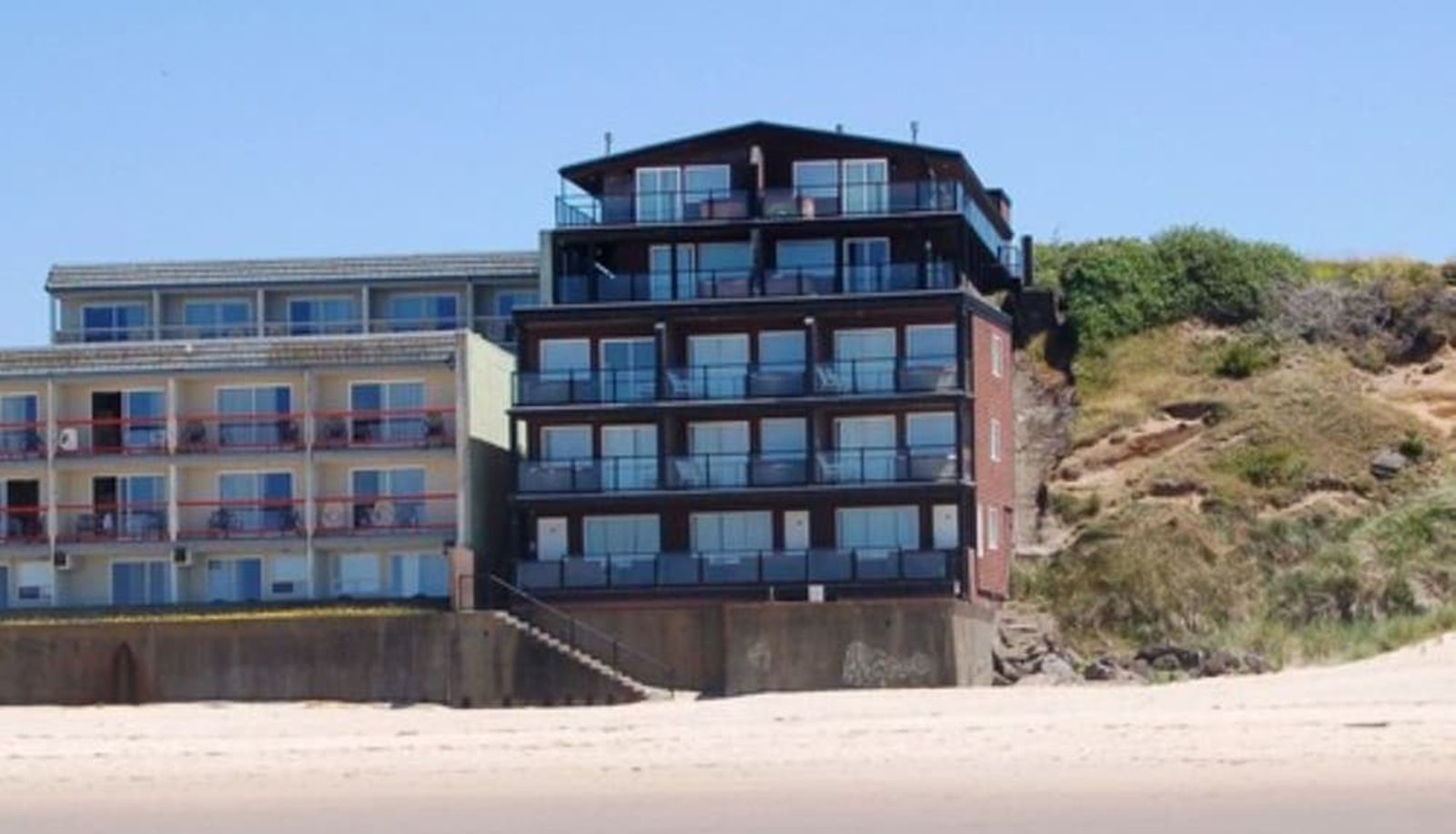Info - Beachfront Manor Hotel