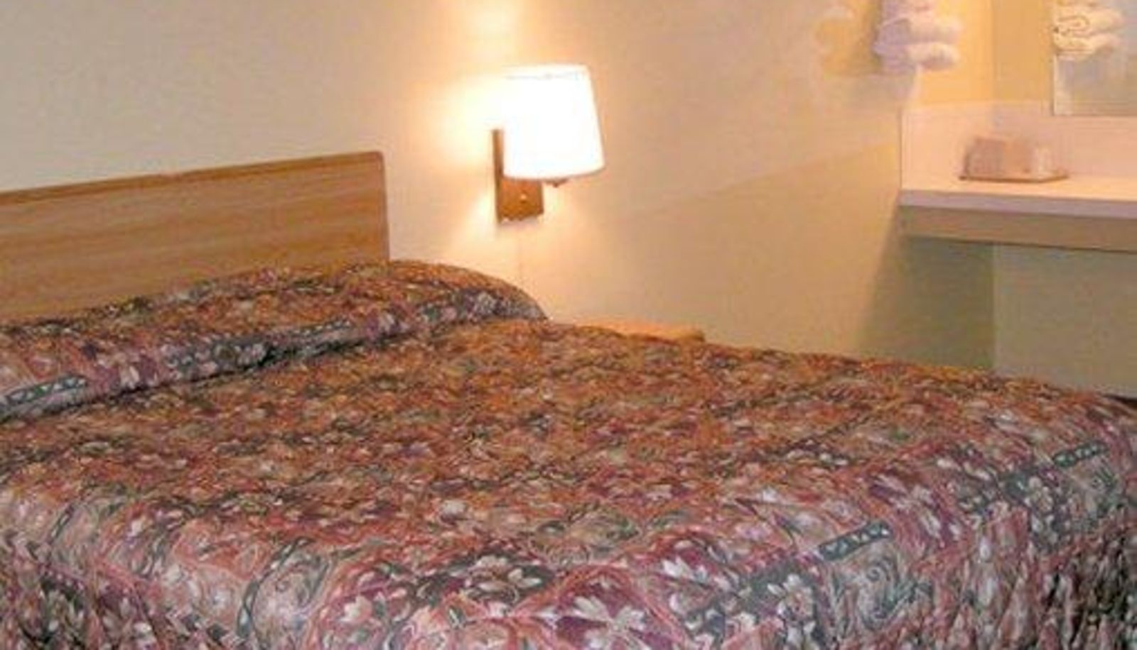 Room - RODEWAY INN ST ROBERT