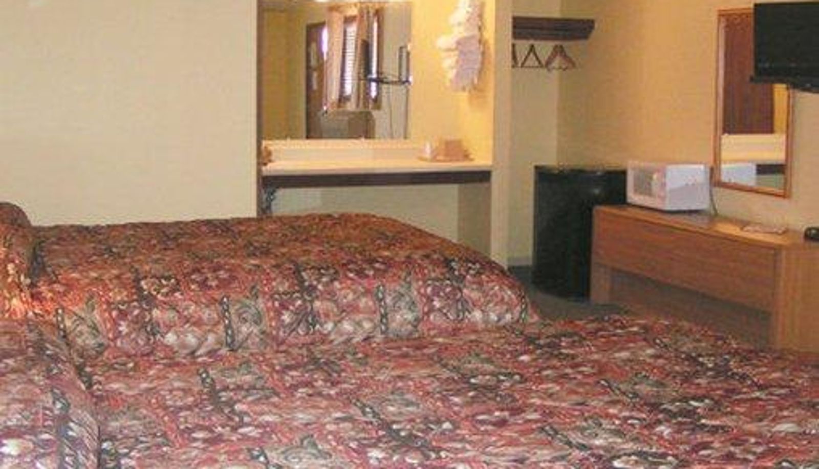 Room - RODEWAY INN ST ROBERT