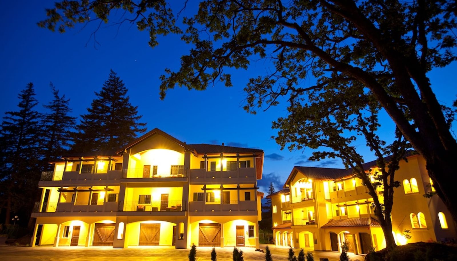 Info - Columbia Cliff Villas