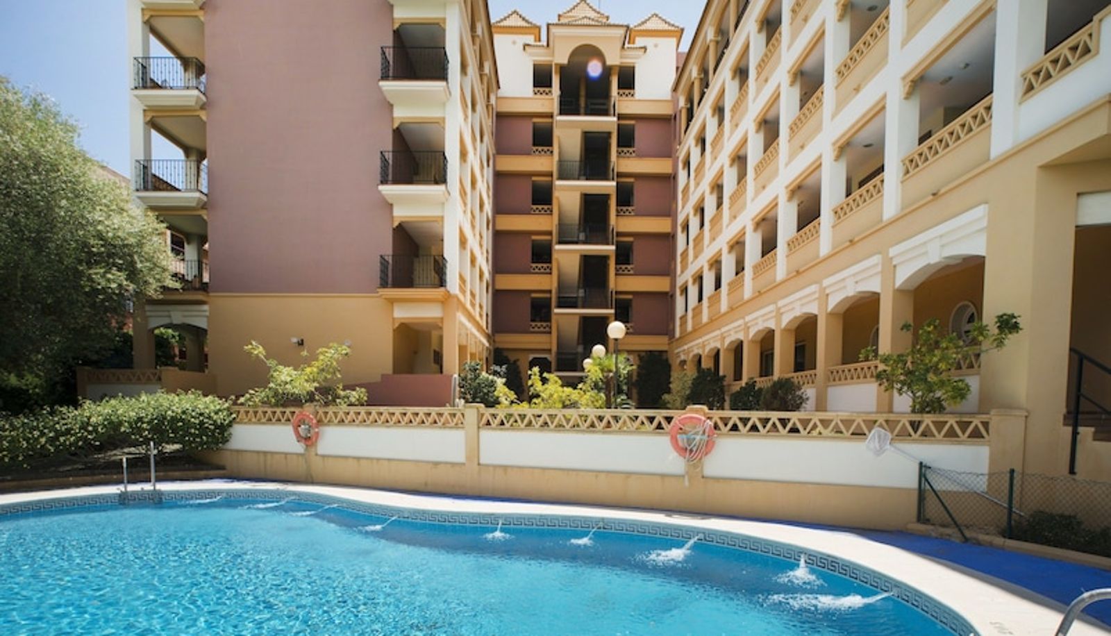 Pool - Apartamentos Leo Canela