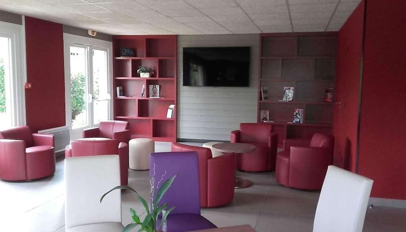 Bar - CAMPANILE SABLE SUR SARTHE - Vion