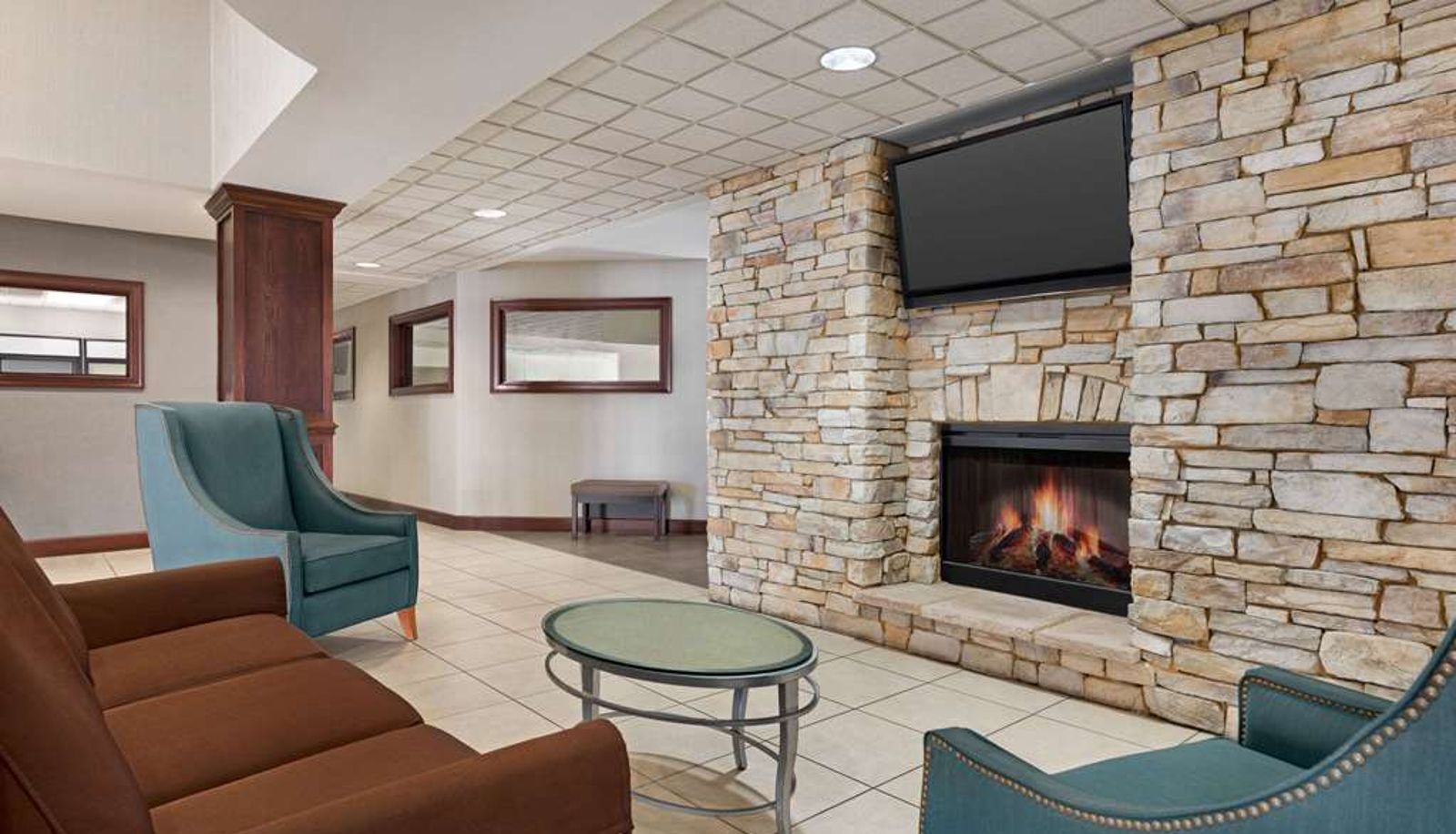 Hall - Wingate by Wyndham Southport