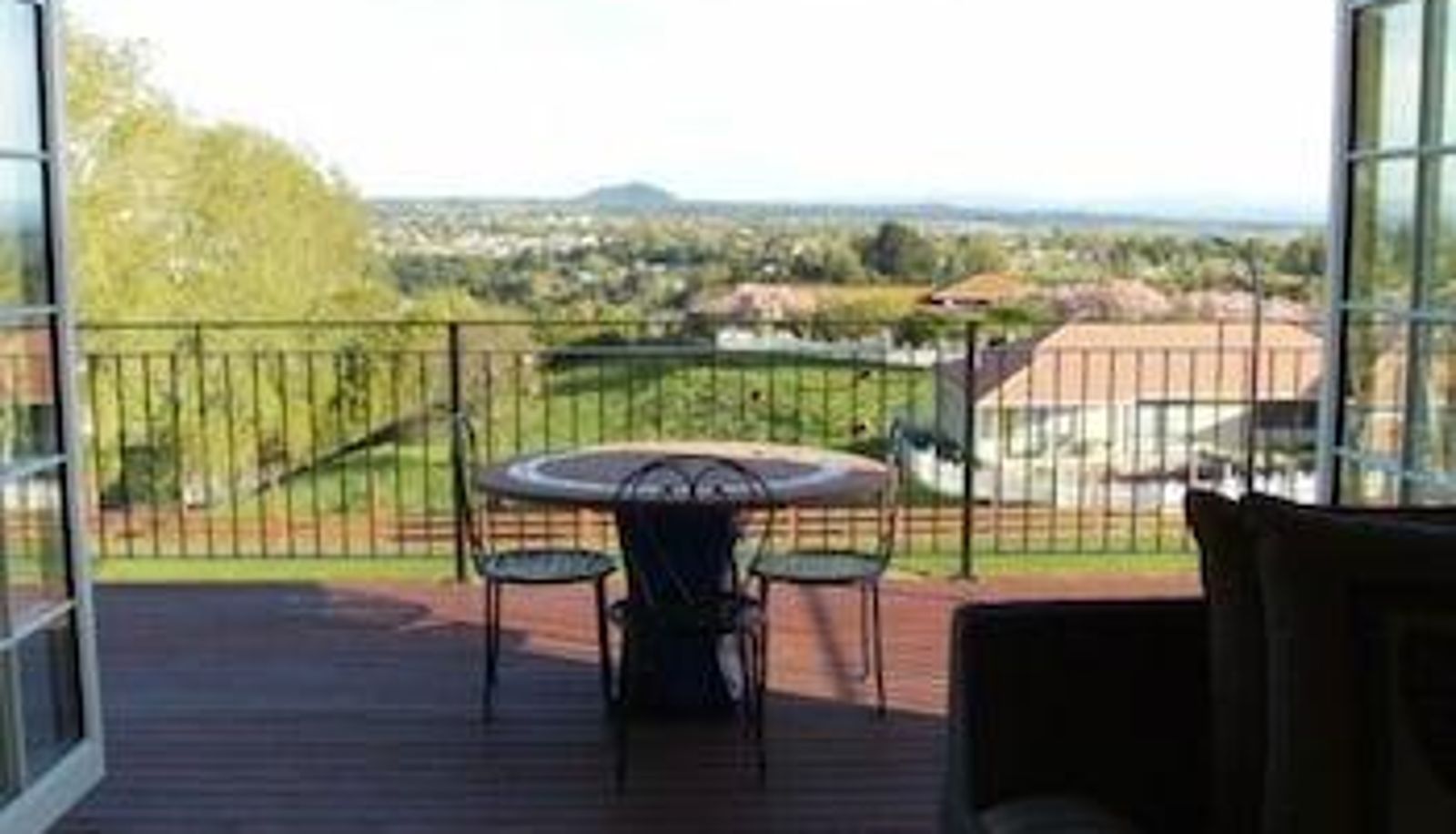 Room with balcony - Falls Chateau