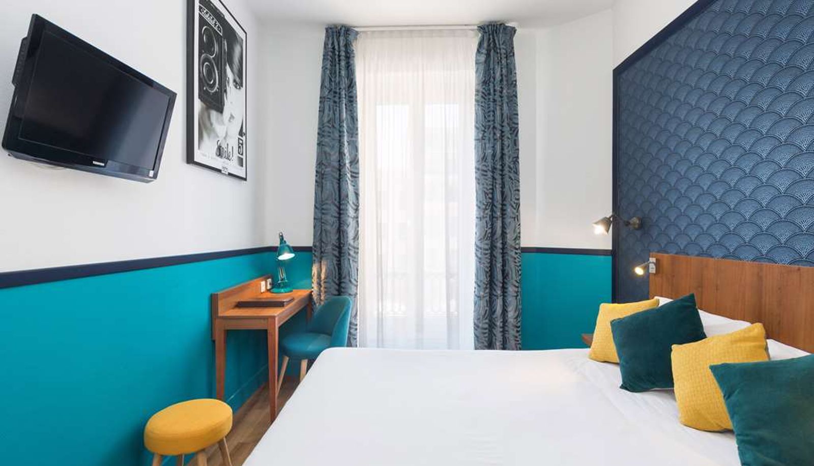 Camera - Hotel Nap by HappyCulture