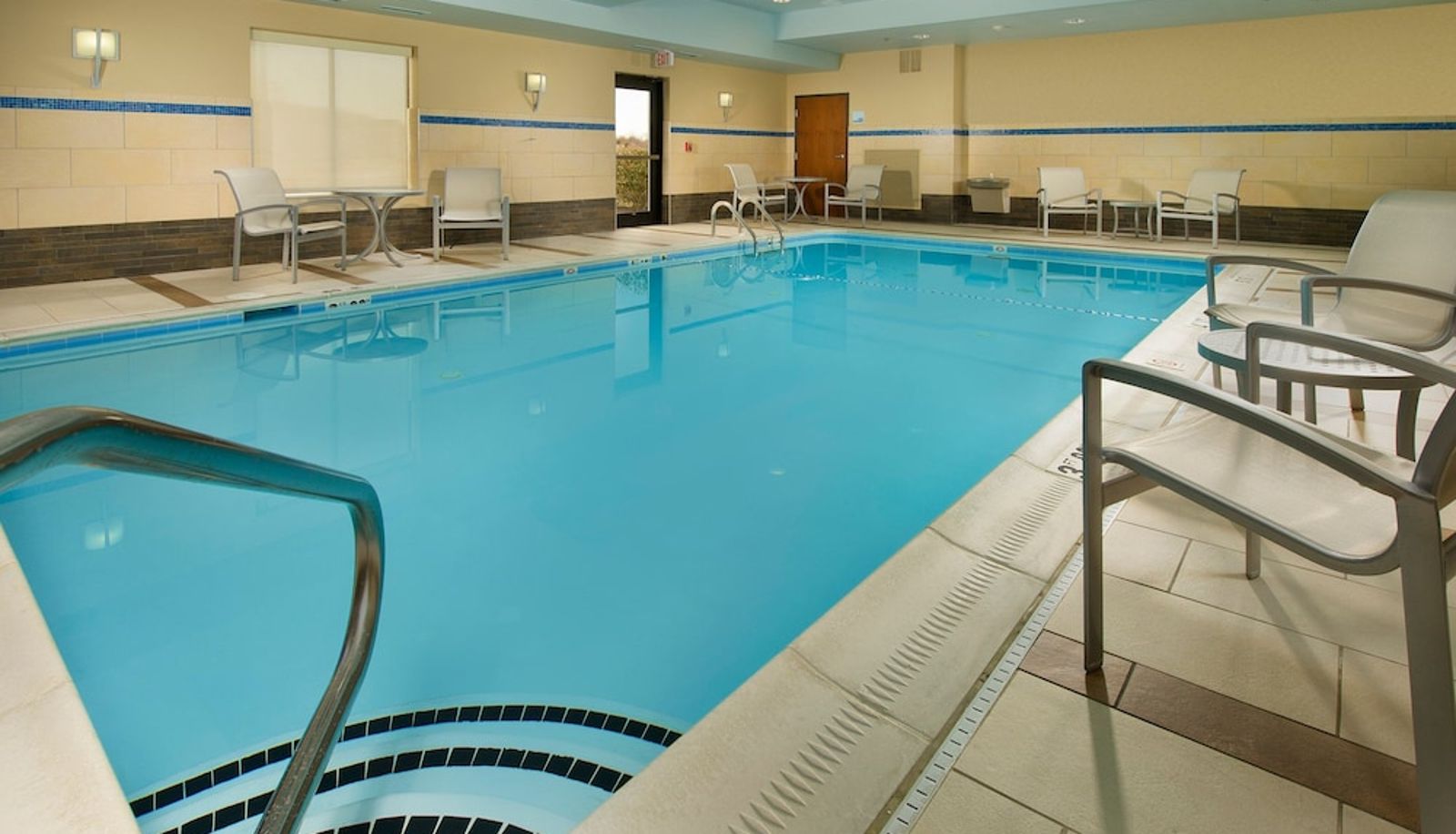 Pool - Holiday Inn Express & Suites COLUMBIA EAST - ELKRIDGE by IHG