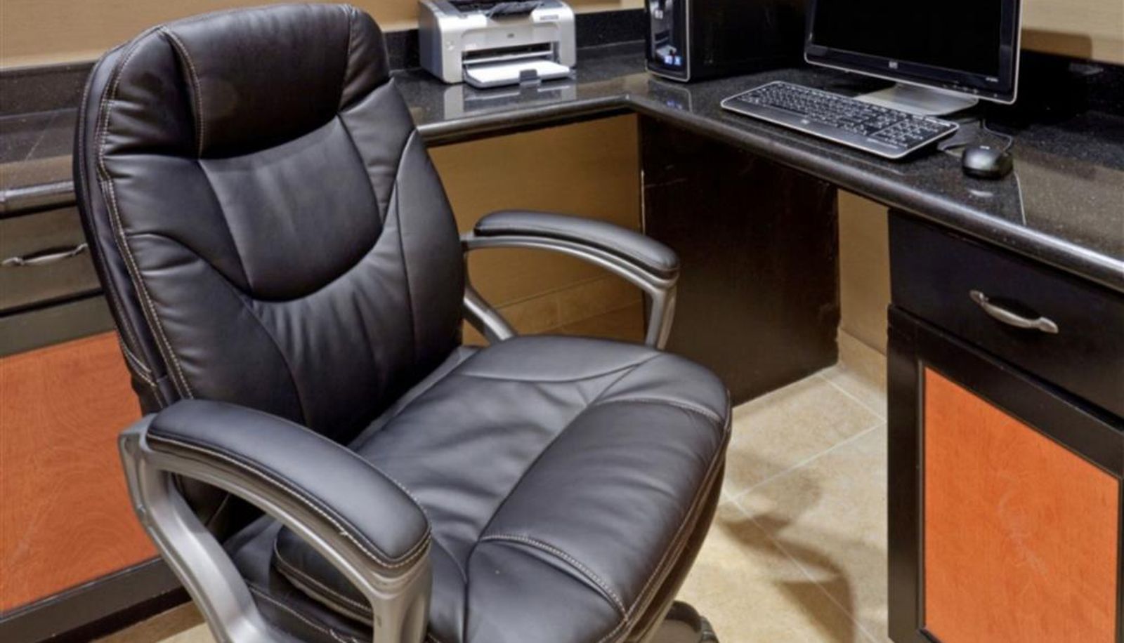 Business centre - Comfort Inn & Suites Dallas Medical-Market Center