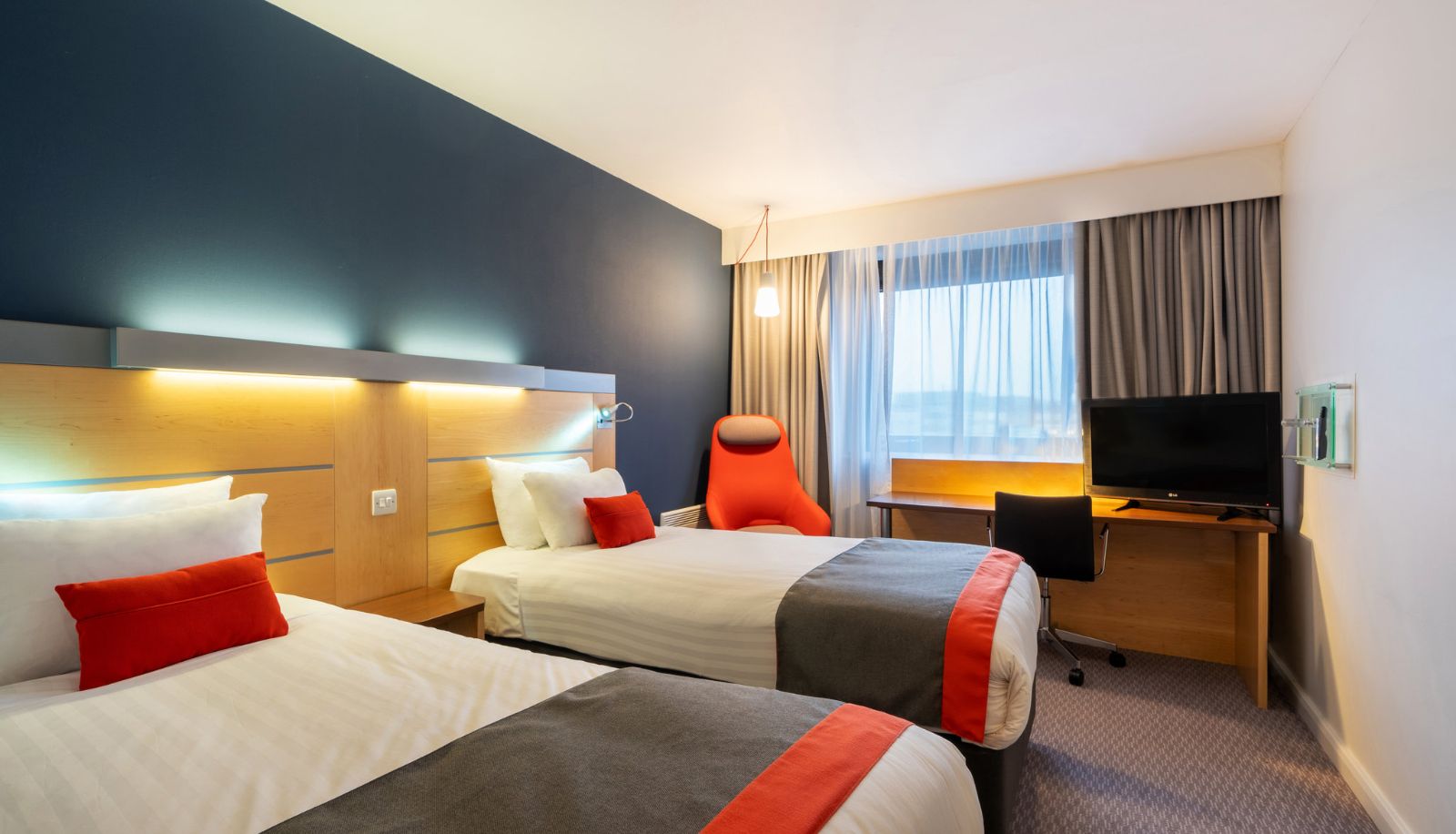 Room - Holiday Inn Express DUNDEE by IHG