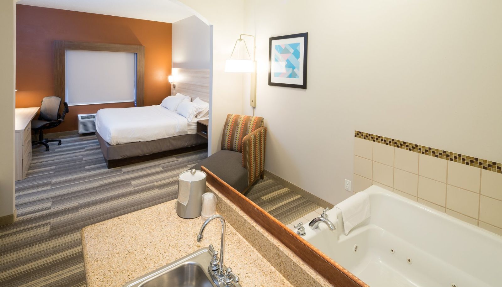 Pokój - Holiday Inn Express & Suites DETROIT - UTICA by IHG