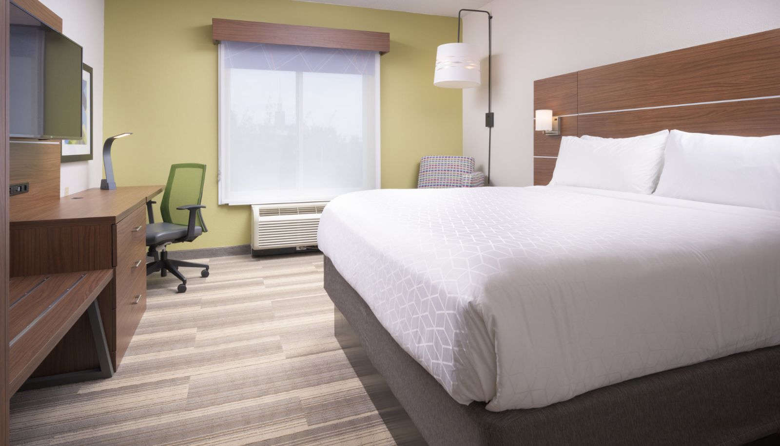 Room - Holiday Inn Express & Suites CHATTANOOGA DOWNTOWN by IHG