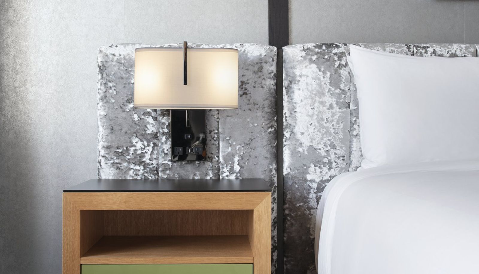 Room - Loews Chicago O Hare Hotel