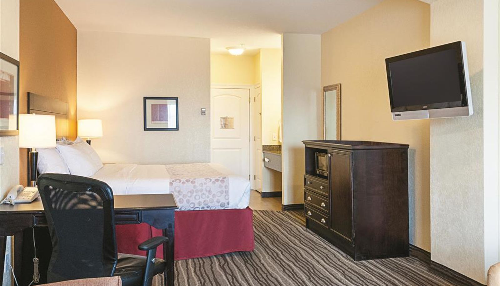 Room - La Quinta Inn & Suites by Wyndham Slidell North Shore