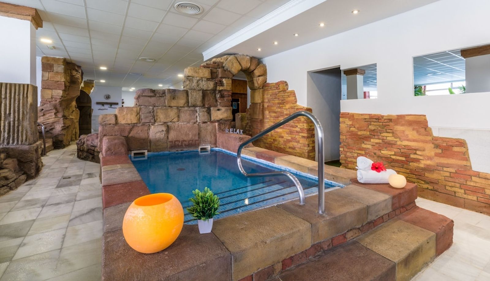Pool - Playasol Hotel