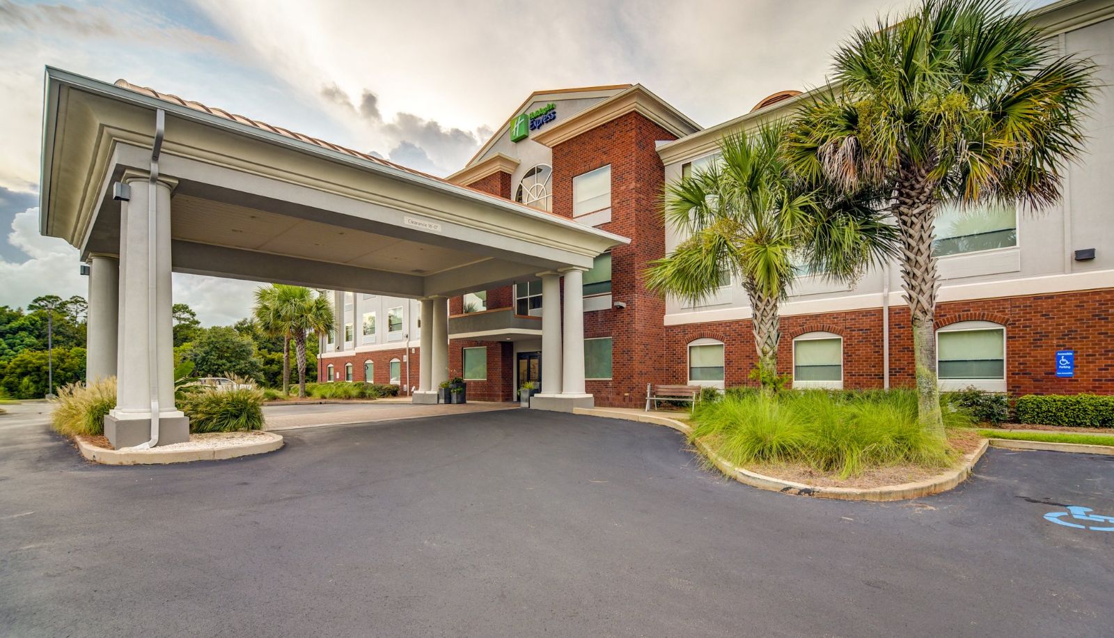 Info - Holiday Inn Express & Suites FOLEY - N GULF SHORES by IHG