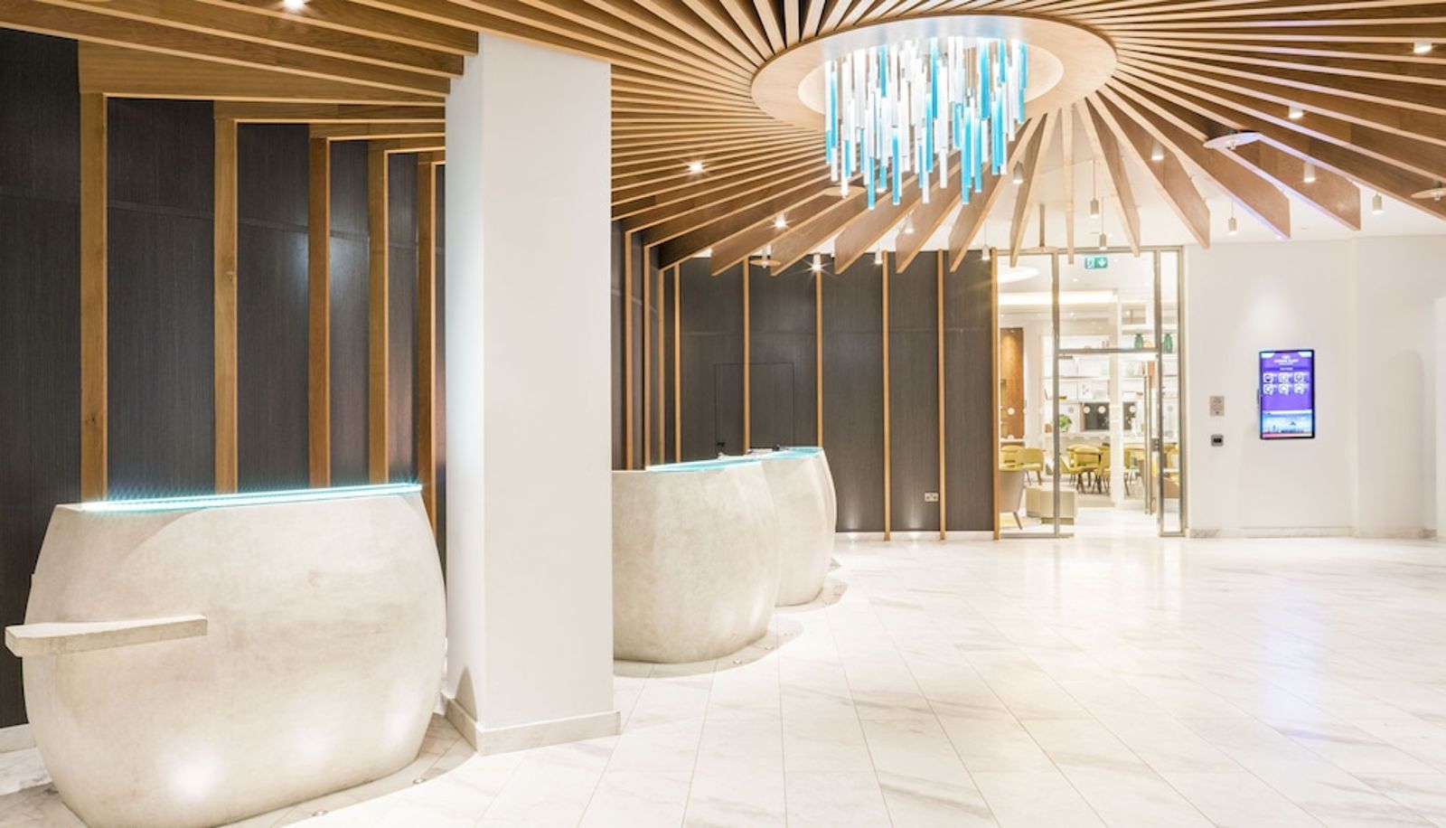 Rezeption - Crowne Plaza LONDON - KINGS CROSS by IHG