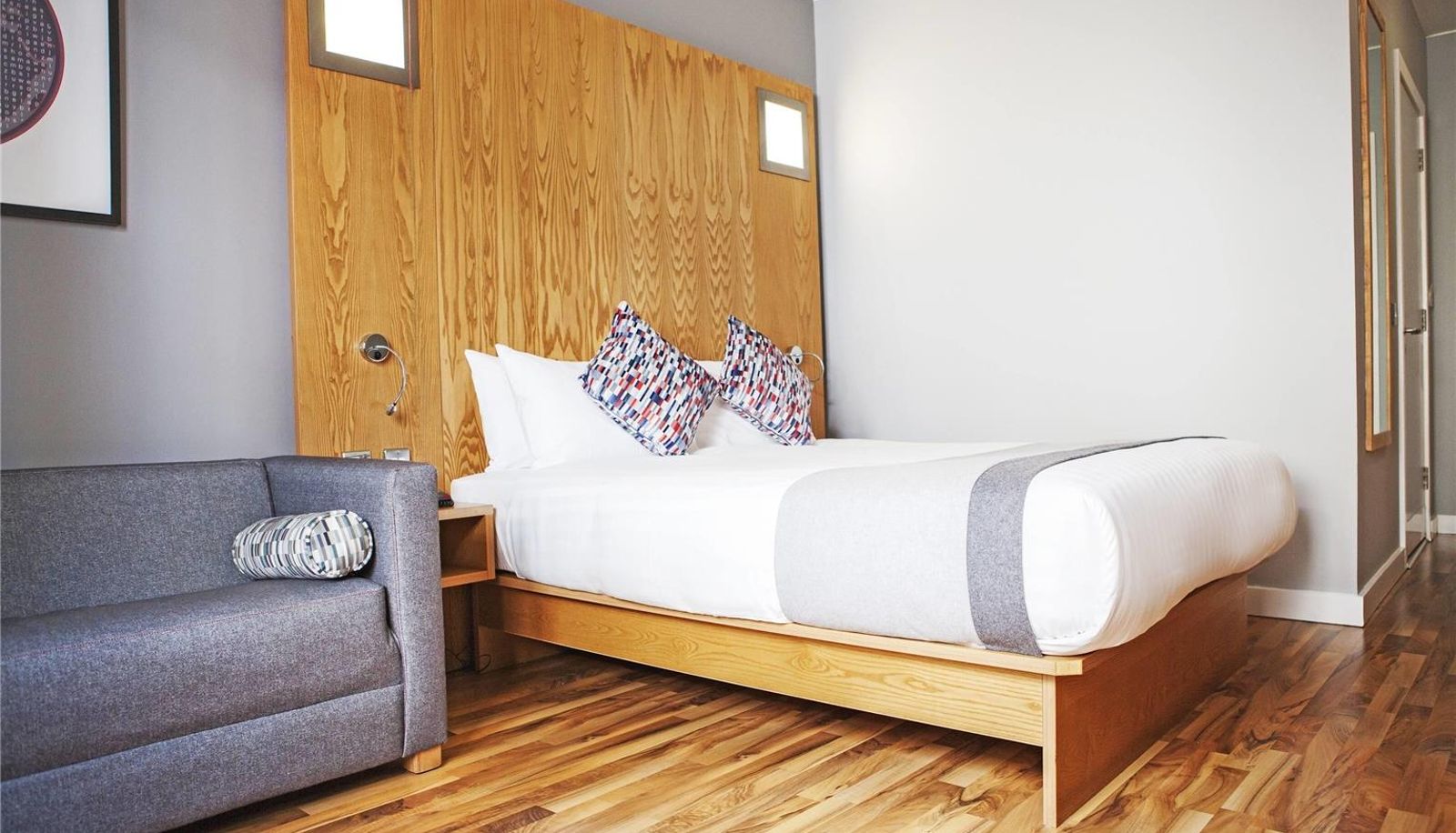 Room - Ramada by Wyndham Belfast City Centre
