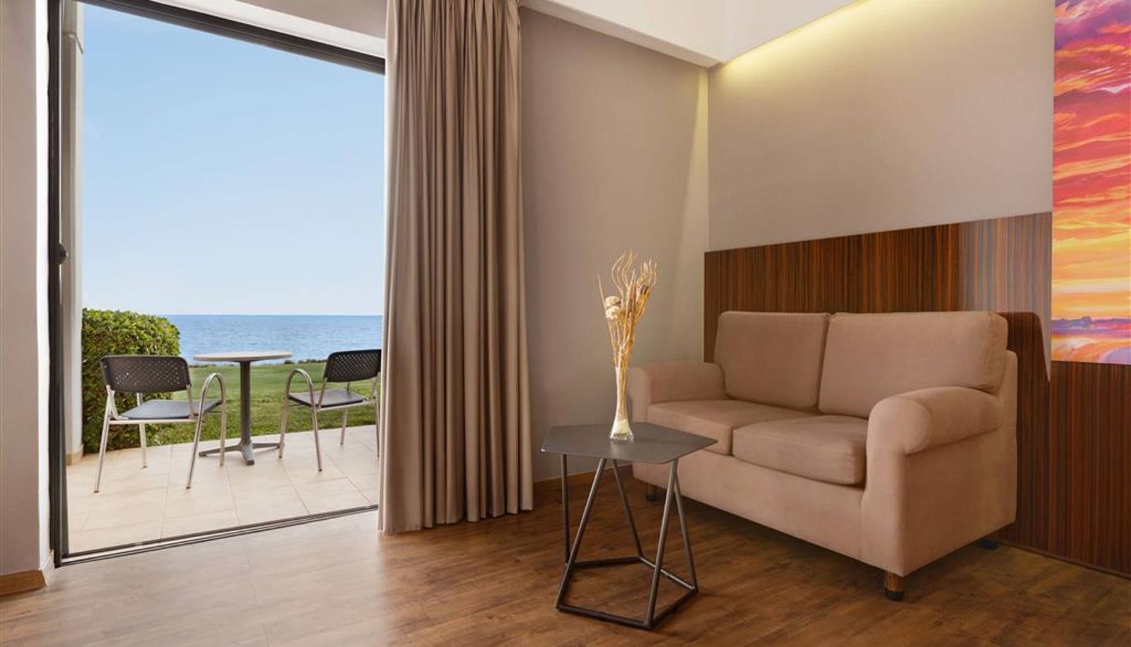Kamer - Ramada Plaza by Wyndham Thraki