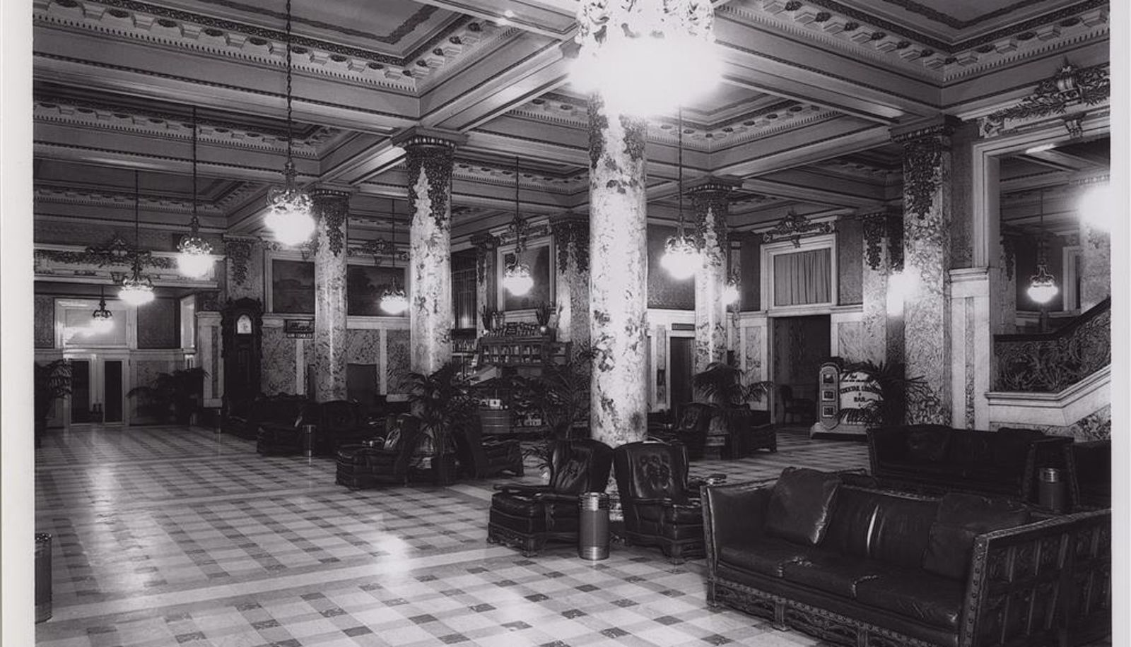Hall - Hotel Monteleone New Orleans