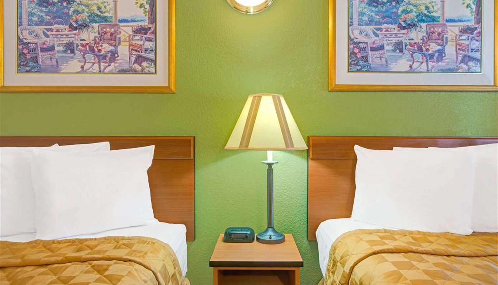 Zimmer - Travelodge by Wyndham Sacramento / Rancho Cordova