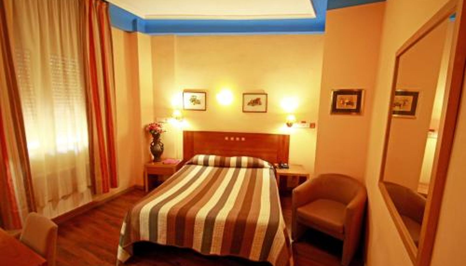 Room - Hotel Paris Centro