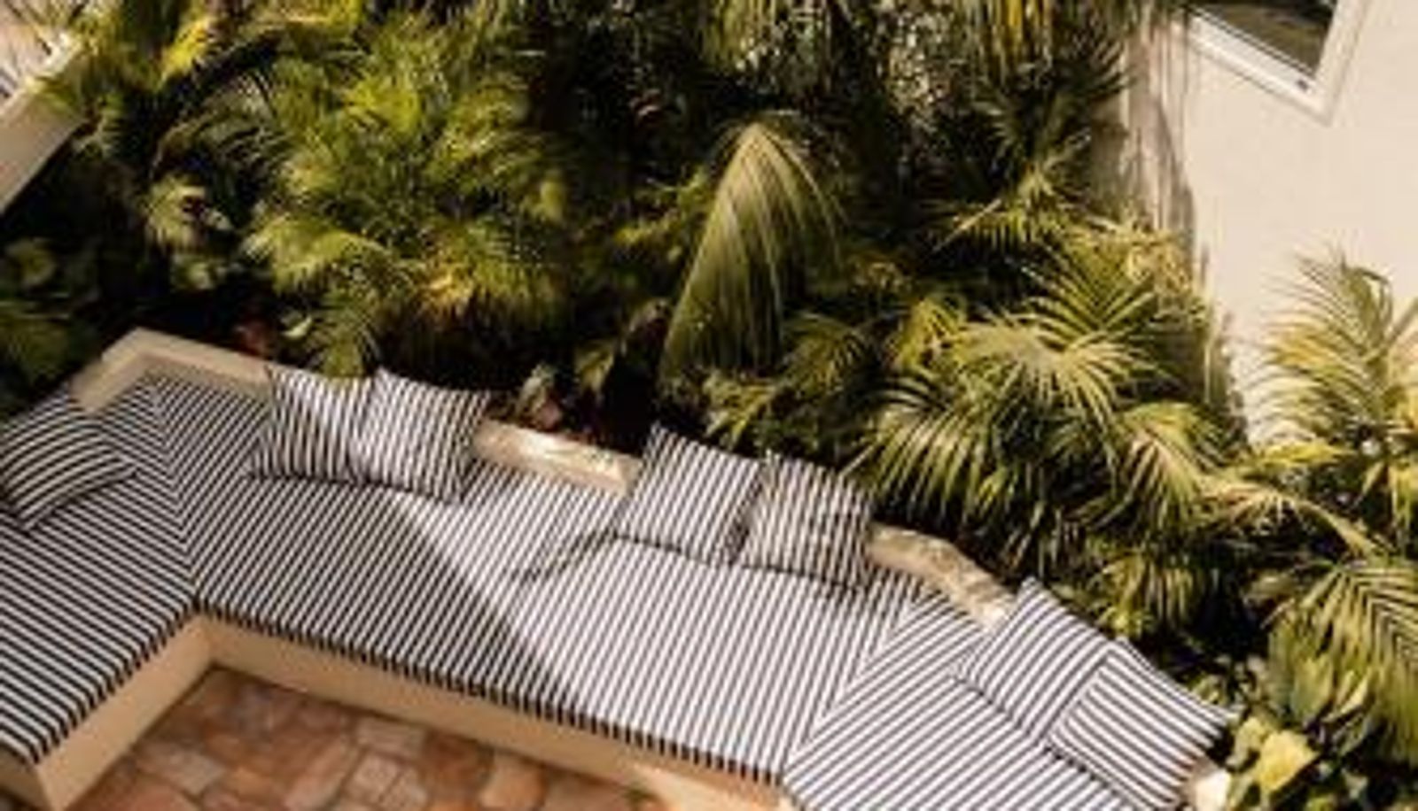 Hotel outdoor area - a Beaumier hotel Les Roches Rouges