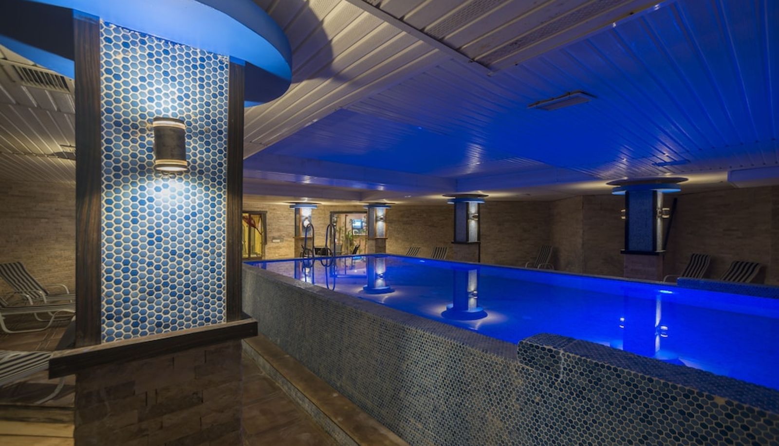 Piscina - Taç Premier Hotel & Spa Hotel & Spa