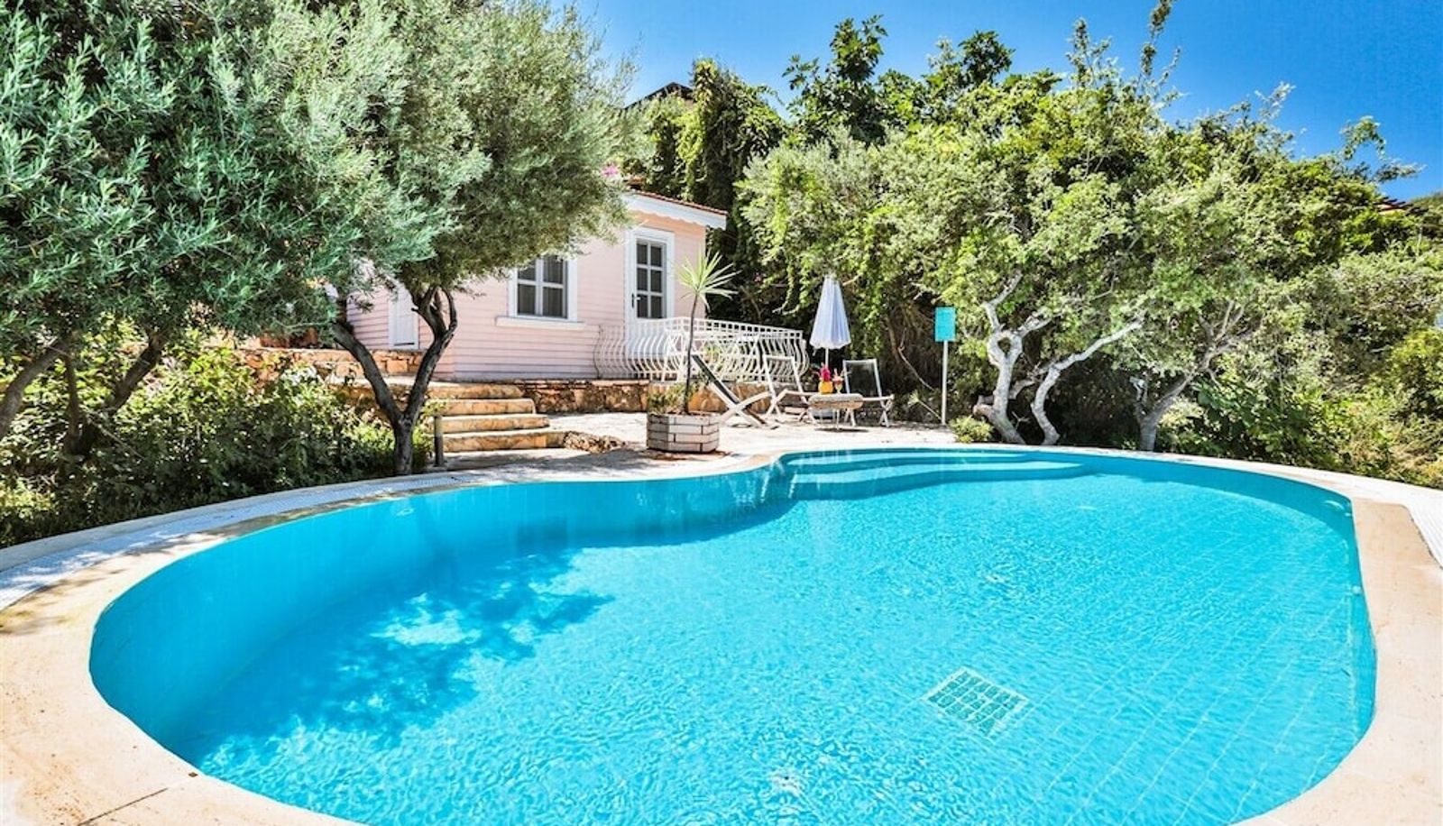 Pool - Club Capa Hotel