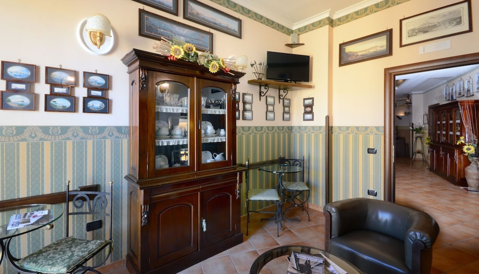 Hall - Pinto Storey Hotel
